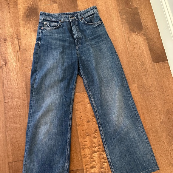Zara Denim - Zara High-Rise Wide-Leg Jeans in Faded Blue Denim